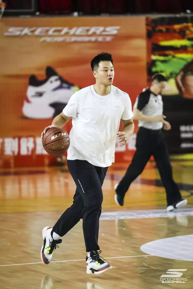 活动线报第一平台(孟铎助阵“球场新王奇兵”线下活动缅北“女魔头”魏榕，赏女孩“珍珠奶茶”，她的恶毒，你难以想象)