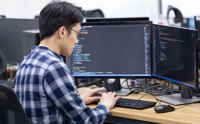 0基础自学python（零基础从入门到实战学习Python开发课程视频教程网盘下载）