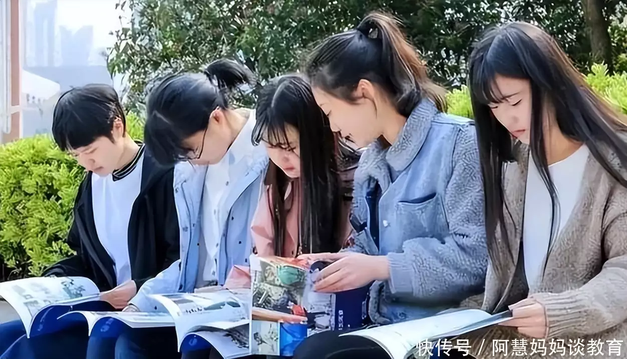 学生网上赚钱(2个月赚8万！大三学生兼职给同学刷鞋赚钱，一天洗80双引围观不管家里多大，扫把别放这4个位置，真不是迷信，都是经验和教训)