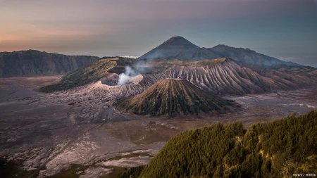 2020新闻app排行榜前十名(世界地理之最 世界上体积最大的火山 冒纳罗亚火山)