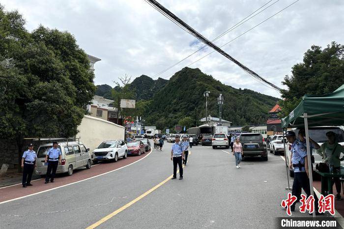 西安喂子坪村突发山洪泥石流 致2人遇难16人失联 