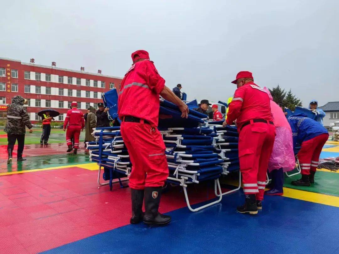 黑龙江多地拉响暴雨红色预警，五常市已转移安置六千余人 